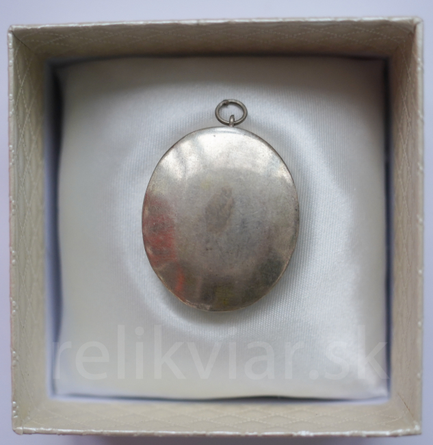 Relikwiarz z XIX-XX w. z relikwią św. Franciszka z Asyżu 2