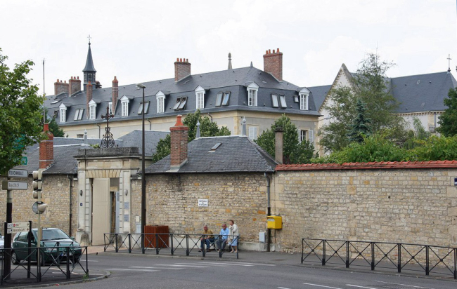 https://commons.wikimedia.org/wiki/File:Mpa_klosterNevers.jpg